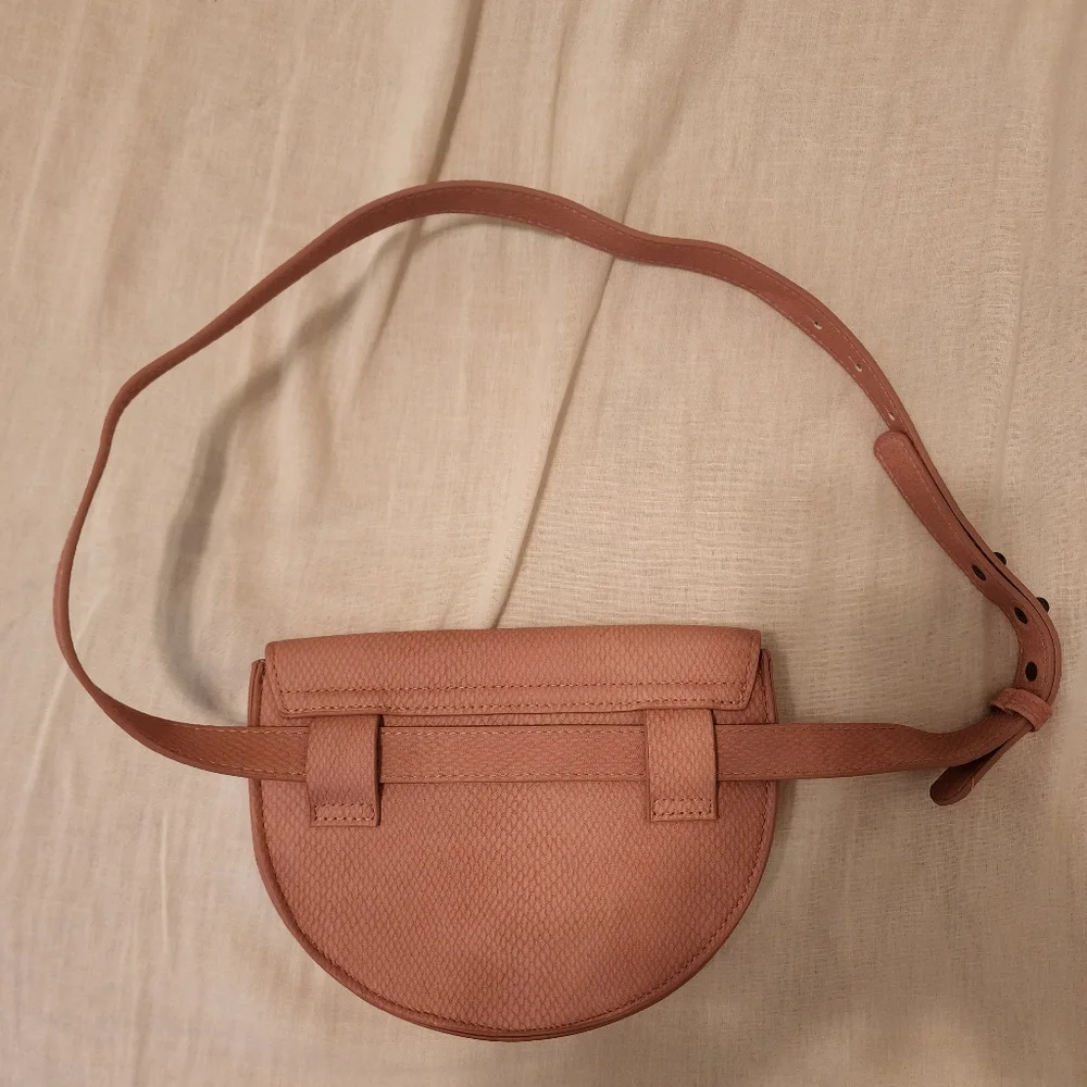 Like New Roxy Pink Belt Bag - Picture 4 of 5